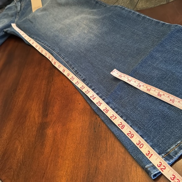 Levi’s fuller waist bootcut 18W NWT - Picture 10 of 10